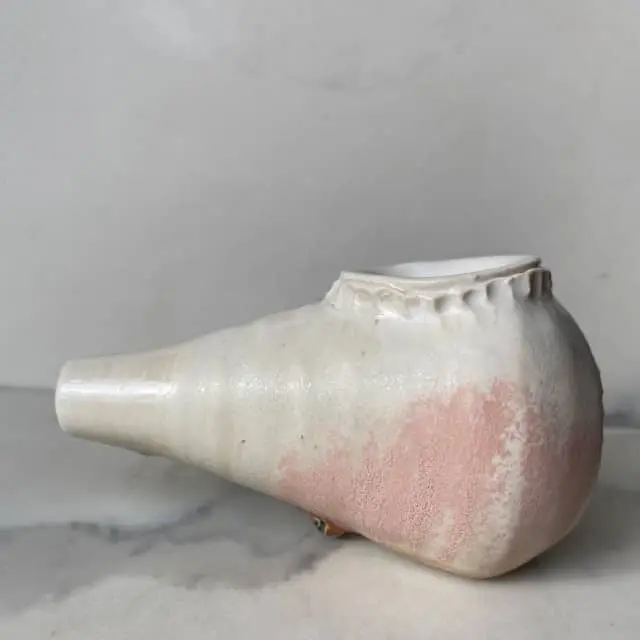 Ceramic spoon shape dry pipe with pink and white glaze